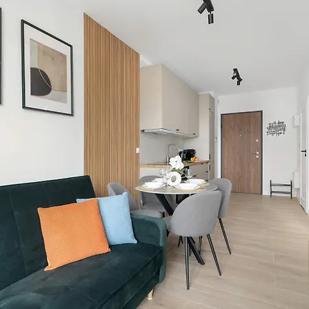 Апартаменты Tasteful With Parking And Gym By Renters